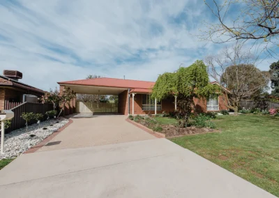 mulberry house front drive way